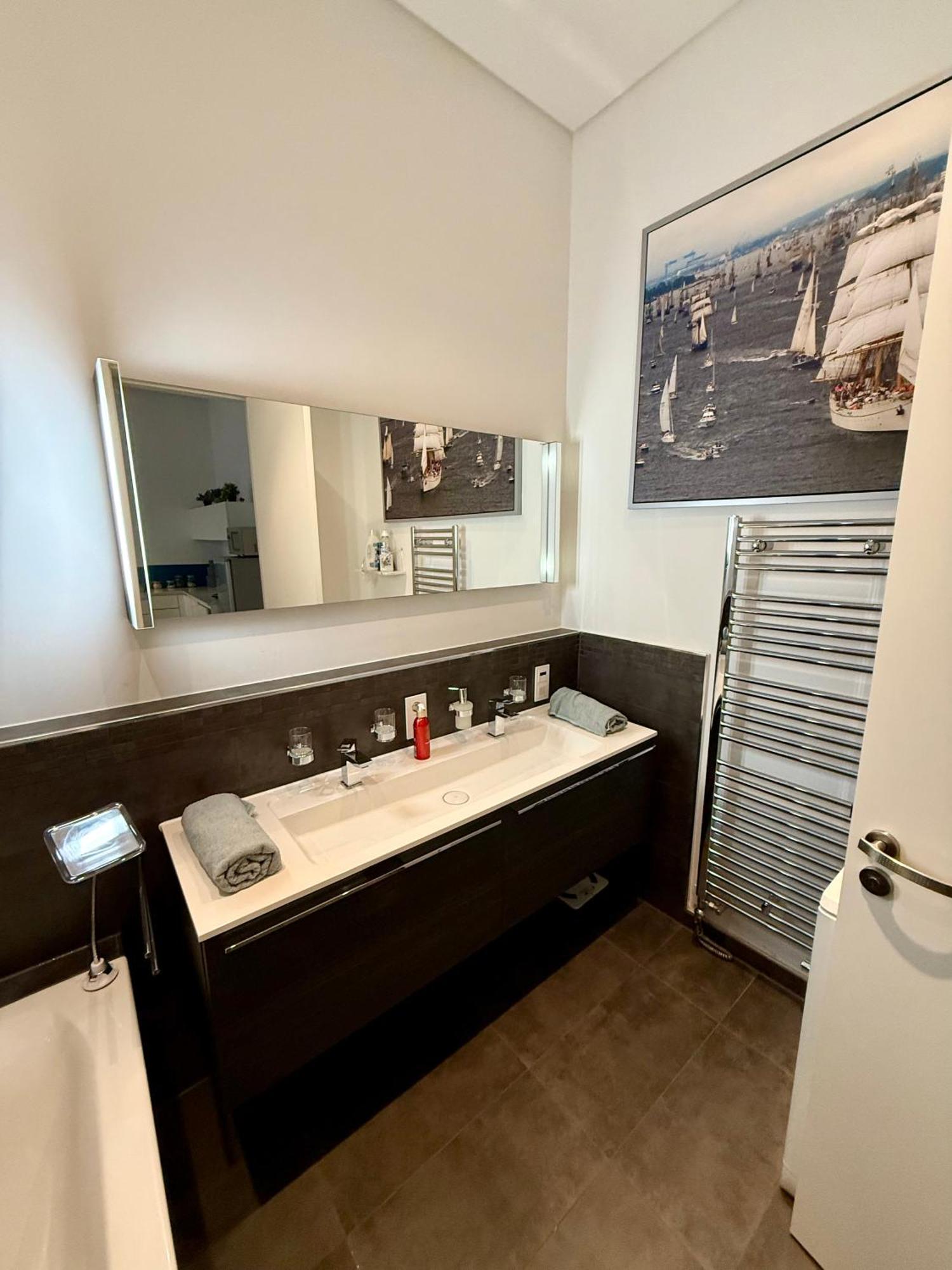 Relax-Wohnung Mit Balkon Ueber Die Weisse Elster Leipzig Luaran gambar